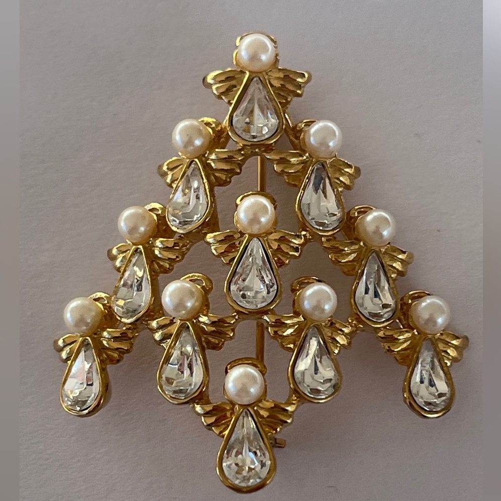 AVON by NINA RICCI Goldtone Pearl Clear Rhinestone Christmas Tree Angels Brooch